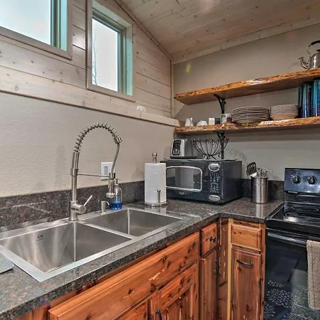 Modern Arcadia Farmhouse On 80 Acres With Fire Pit!